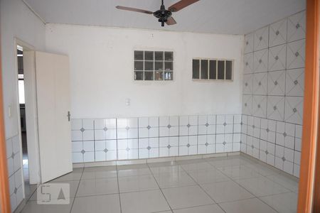 Sala de casa à venda com 3 quartos, 207m² em Guajuviras, Canoas