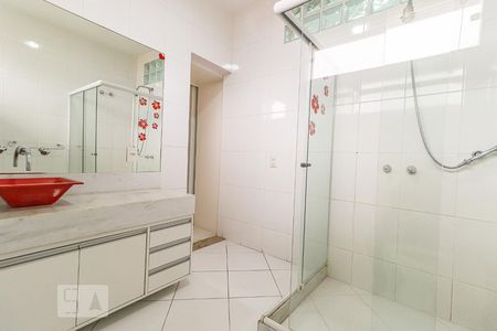 Casa à venda com 360m², 5 quartos e 5 vagasBanheiro da Suíte 1