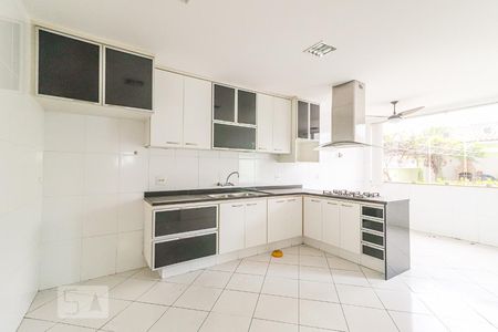 Cozinha de casa à venda com 5 quartos, 360m² em Taquara, Rio de Janeiro