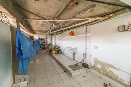 Casa à venda com 360m², 5 quartos e 5 vagasPorão - Lavanderia