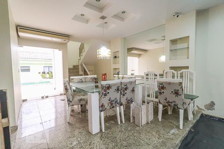 Sala de casa à venda com 5 quartos, 360m² em Taquara, Rio de Janeiro