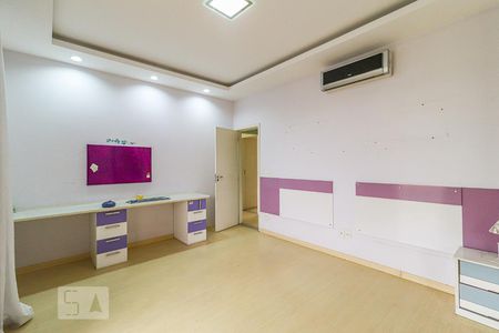 Casa à venda com 360m², 5 quartos e 5 vagasQuarto 2 - Suíte