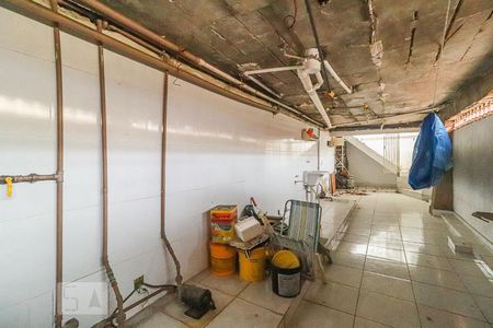 Casa à venda com 360m², 5 quartos e 5 vagasPorão - Lavanderia