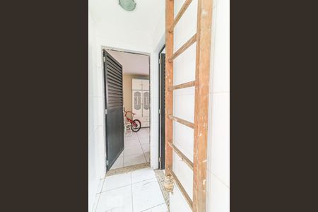 Casa à venda com 360m², 5 quartos e 5 vagasCorredor de Serviço