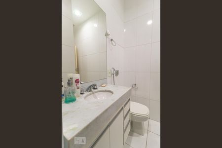 Casa à venda com 360m², 5 quartos e 5 vagasBanheiro Social