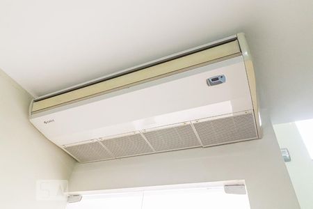 Sala de casa à venda com 5 quartos, 360m² em Taquara, Rio de Janeiro