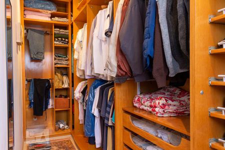 Apartamento à venda com 195m², 3 quartos e 2 vagasClosed da suíte