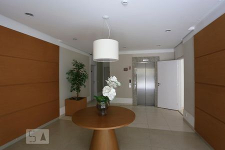 Hall de Entrada de apartamento à venda com 2 quartos, 53m² em Jardim Parque Morumbi, São Paulo