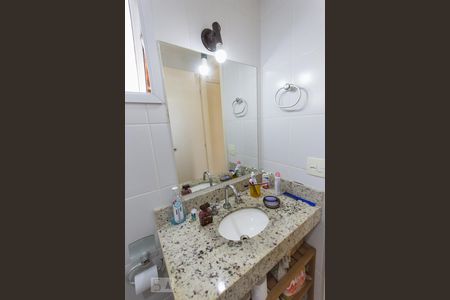 Casa de condomínio à venda com 117m², 4 quartos e 2 vagasBanheiro Quarto 4 - Suíte (2º andar)