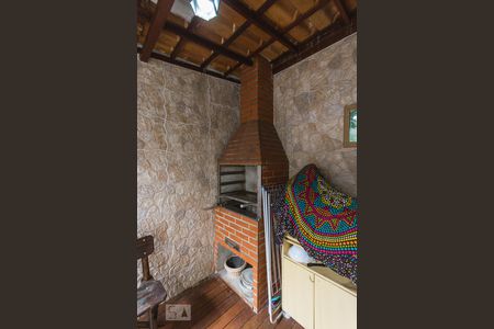 Casa de condomínio à venda com 117m², 4 quartos e 2 vagasVaranda Gourmet (1º andar - Fundos)