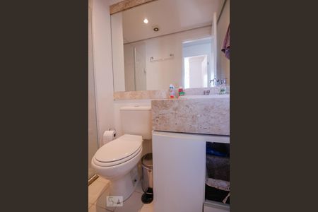 Apartamento à venda com 64m², 2 quartos e 1 vaga Apartamento à venda com 64m², 2 quartos e 1 vagaBanheiro Social