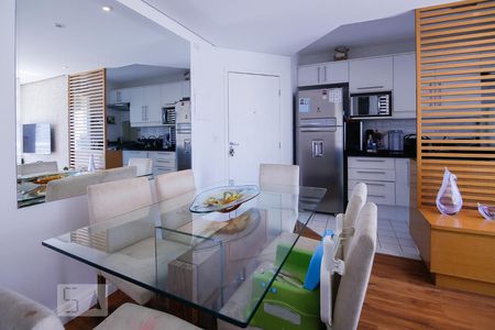 Apartamento à venda com 64m², 2 quartos e 1 vaga Apartamento à venda com 64m², 2 quartos e 1 vagaSala de Jantar