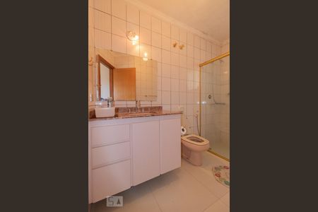 Casa à venda com 700m², 7 quartos e 7 vagasBanheiro da Suíte 5