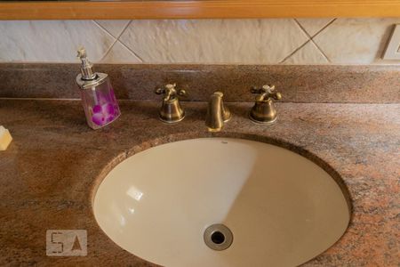 Casa à venda com 700m², 7 quartos e 7 vagasBanheiro - Torneira