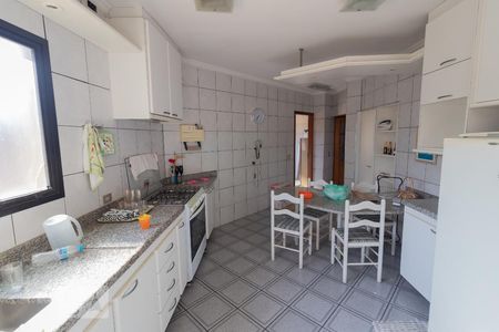 Casa à venda com 700m², 7 quartos e 7 vagasCozinha