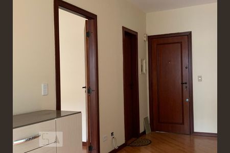 Sala de apartamento para alugar com 1 quarto, 46m² em Centro, Curitiba