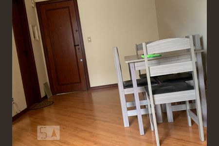 Sala de apartamento para alugar com 1 quarto, 46m² em Centro, Curitiba