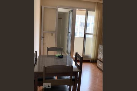Sala de apartamento para alugar com 1 quarto, 46m² em Centro, Curitiba
