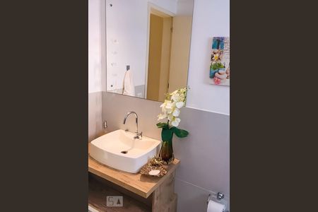 Banheiro de apartamento à venda com 1 quarto, 59m² em Centro Histórico, Porto Alegre