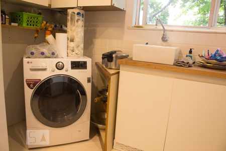 Apartamento à venda com 70m², 2 quartos e 1 vagaÁrea de Serviço