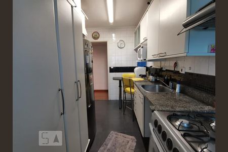Cozinha de apartamento à venda com 2 quartos, 82m² em Real Parque, São Paulo