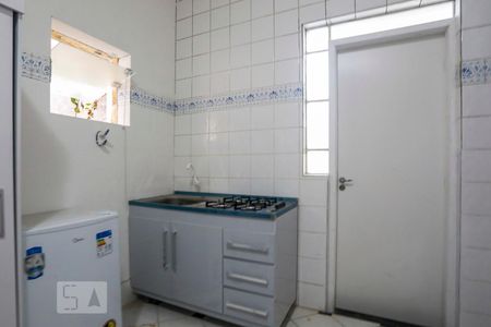 Cozinha - Armários de kitnet/studio para alugar com 1 quarto, 18m² em Vila Monumento, São Paulo