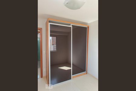 Quarto 1 de apartamento para alugar com 2 quartos, 169m² em Santo Antônio, Belo Horizonte