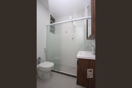 Banheiro de kitnet/studio à venda com 1 quarto, 33m² em Copacabana, Rio de Janeiro