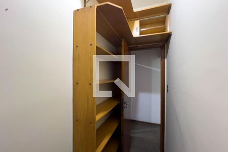 Closet de casa à venda com 3 quartos, 120m² em Ipiranga, São Paulo