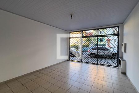Garagem de casa à venda com 3 quartos, 120m² em Ipiranga, São Paulo