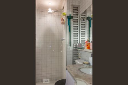 Banheiro de apartamento à venda com 1 quarto, 53m² em Jardim Parque Morumbi, São Paulo