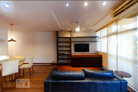 Sala de TV de apartamento à venda com 3 quartos, 107m² em Lagoa, Rio de Janeiro
