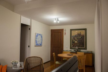 Apartamento para alugar com 70m², 2 quartos e 1 vagaSala