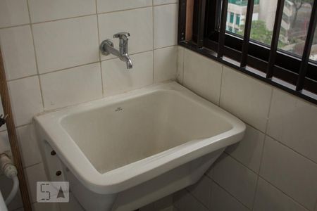 Apartamento para alugar com 70m², 2 quartos e 1 vagaÁrea de Serviço