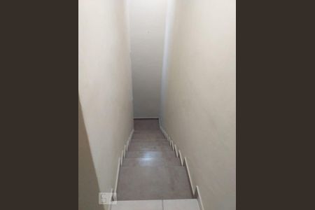 Escadas de casa à venda com 3 quartos, 160m² em Vila Isolina Mazzei, São Paulo