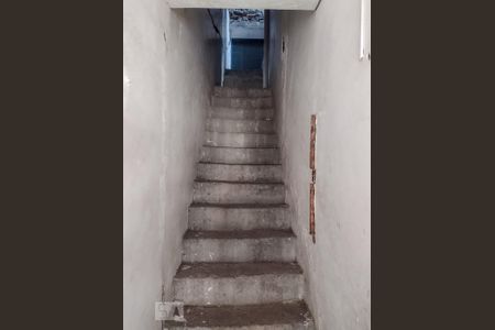 Casa à venda com 40m², 2 quartos e sem vaga Casa à venda com 40m², 2 quartos e sem vagaEscadas Entrada
