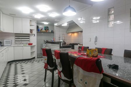 Casa à venda com 228m², 3 quartos e 2 vagas Casa à venda com 228m², 3 quartos e 2 vagasCozinha