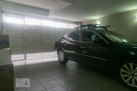 Casa à venda com 228m², 3 quartos e 2 vagas Casa à venda com 228m², 3 quartos e 2 vagasGaragem