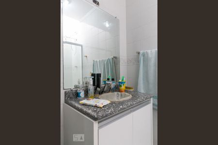 Casa à venda com 228m², 3 quartos e 2 vagas Casa à venda com 228m², 3 quartos e 2 vagasBanheiro da Suíte 3