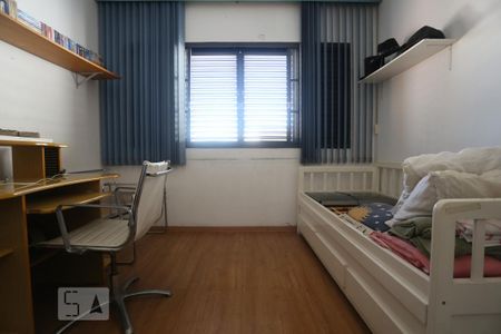 Quarto 1 de casa para alugar com 4 quartos, 239m² em Km 18, Osasco
