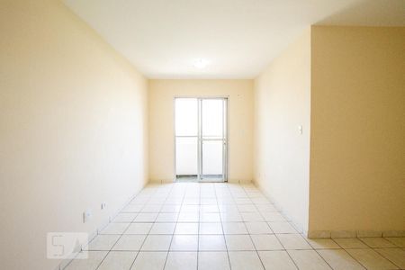 Sala de apartamento à venda com 3 quartos, 67m² em Continental, Osasco