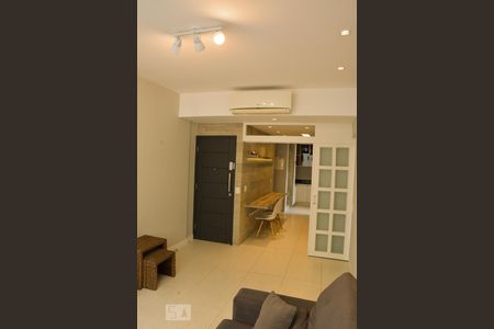 Sala de apartamento para alugar com 2 quartos, 80m² em Botafogo, Rio de Janeiro