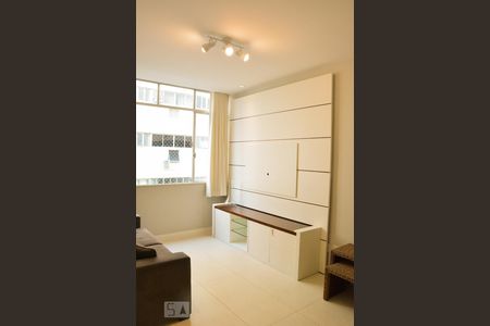 Sala de apartamento para alugar com 2 quartos, 80m² em Botafogo, Rio de Janeiro