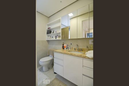 Apartamento à venda com 98m², 2 quartos e 2 vagasBanheiro da Suíte 2