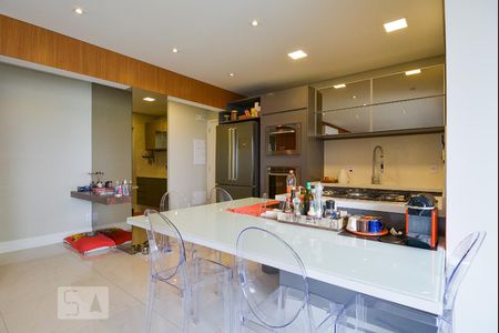 Apartamento à venda com 98m², 2 quartos e 2 vagasCozinha