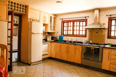 Casa à venda com 671m², 4 quartos e 8 vagasCozinha