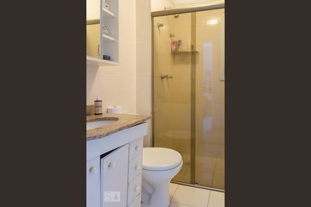 Banheiro de apartamento para alugar com 2 quartos, 48m² em Rudge Ramos, São Bernardo do Campo