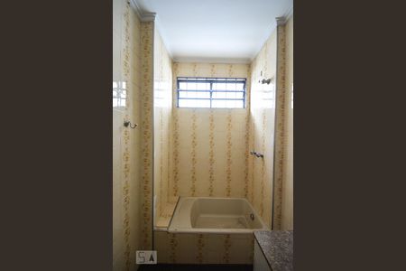 Casa para alugar com 199m², 3 quartos e 2 vagasBanheiro