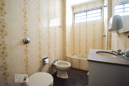 Casa para alugar com 199m², 3 quartos e 2 vagasBanheiro