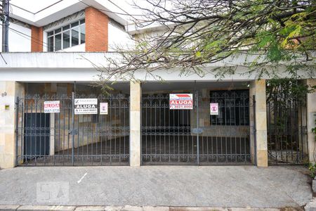 Casa para alugar com 199m², 3 quartos e 2 vagasFachada